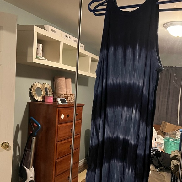 Old Navy Shift Sleeveless Dress - Picture 2 of 4